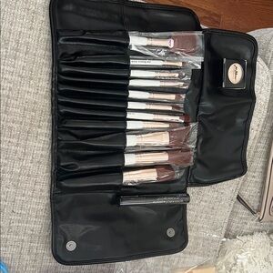 Professional Makeup Brush Set with Black Case & eyeshadow, mascara